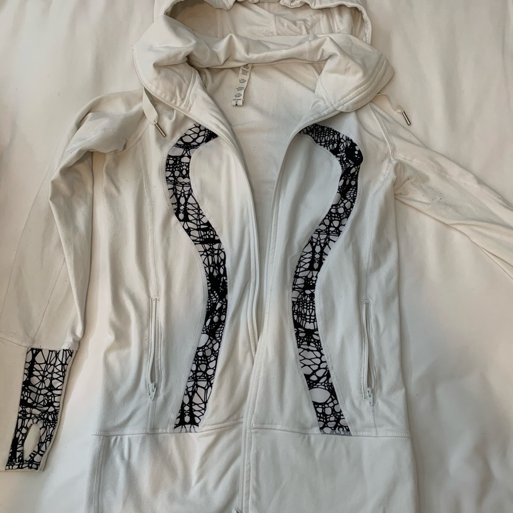 Lululemon whit with black yoga jacket